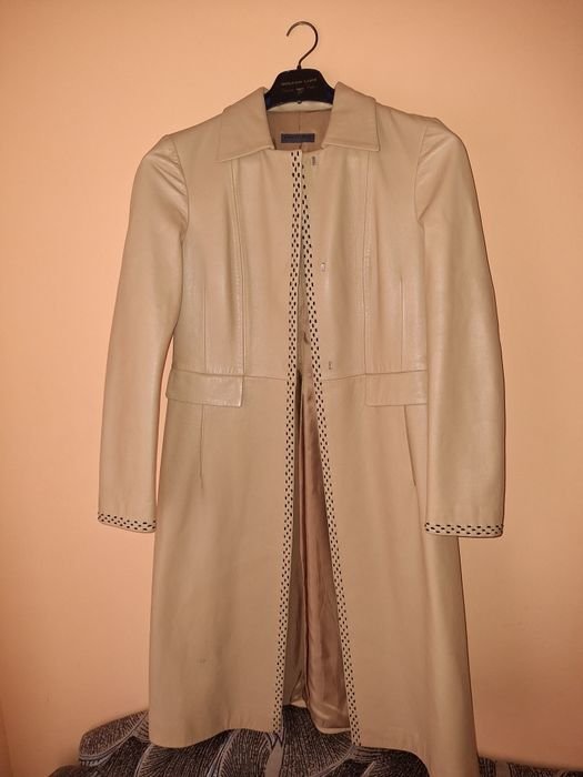 Мужской Alberta Ferretti Плащ Бежевый Кожа 38