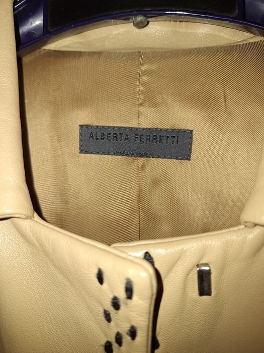 Мужской Alberta Ferretti Плащ Бежевый Кожа 38