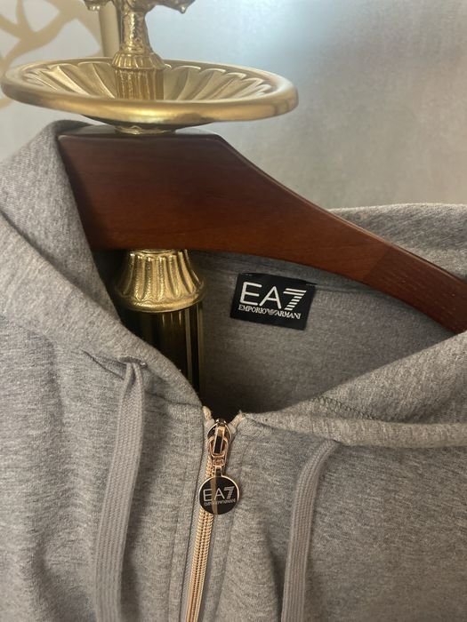 Женский Emporio Armani Свитер Серый Трикотаж 38