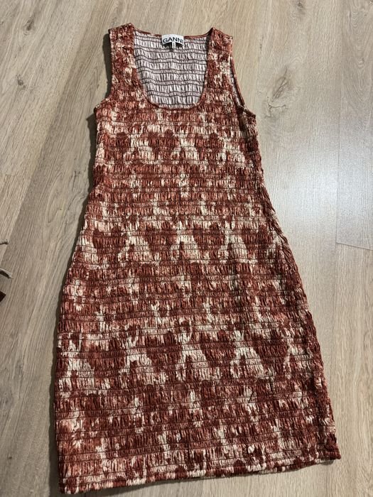 Женский Ganni Платье Коричневое