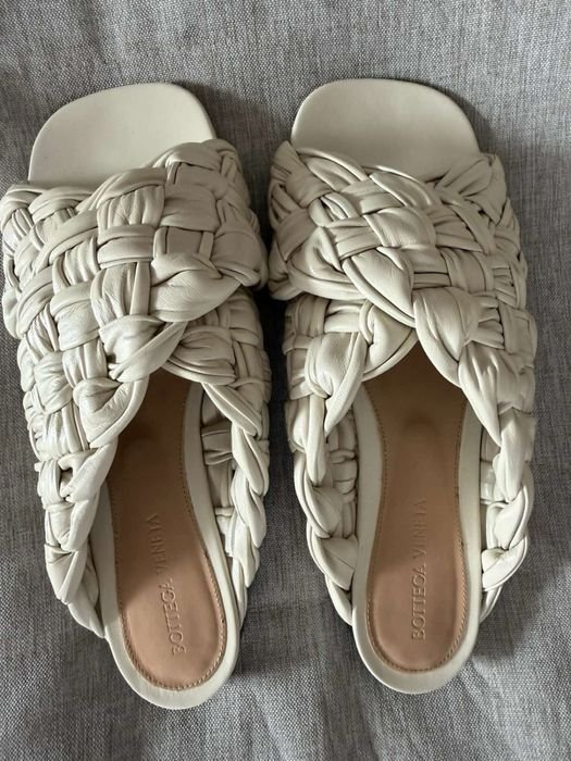 Bottega Veneta Мюли Черные 39/5