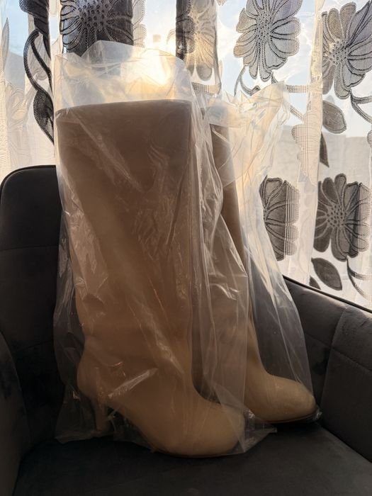 Женские Maison Margiela Ботфорты Бежевые Замша 38