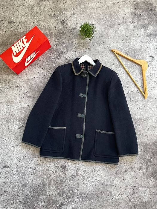 Женская Aquascutum Куртка Чёрная Шерсть 38