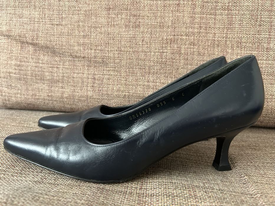 Женские Salvatore Ferragamo Туфли Чёрные Кожа 36