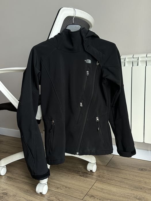 Женская The North Face Куртка Чёрная 36