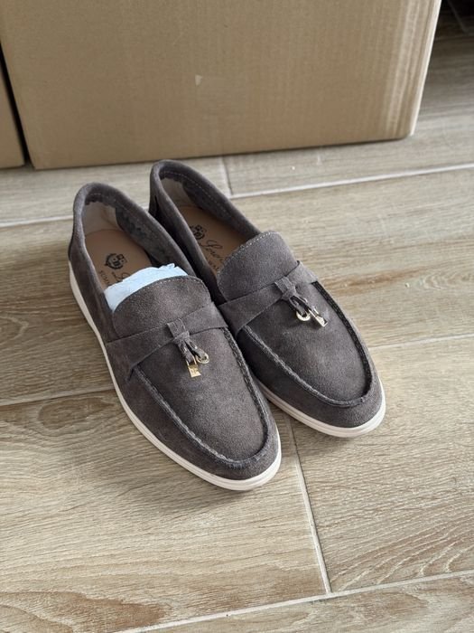 Женские Loro Piana Лоферы Коричневый Замша 38