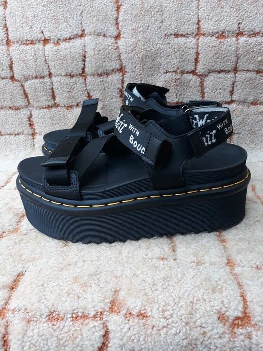 Женские Dr. Martens Сандалии Чёрные 39