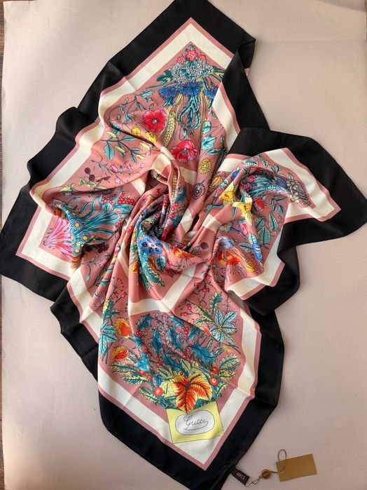 Unisex Gucci Schal Pinke Blumen Seide 90/90cm