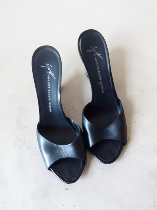 Женские Giuseppe Zanotti Босоножки 39