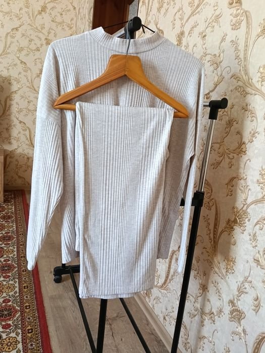 Женский Трикотажный Костюм Бежевый 38