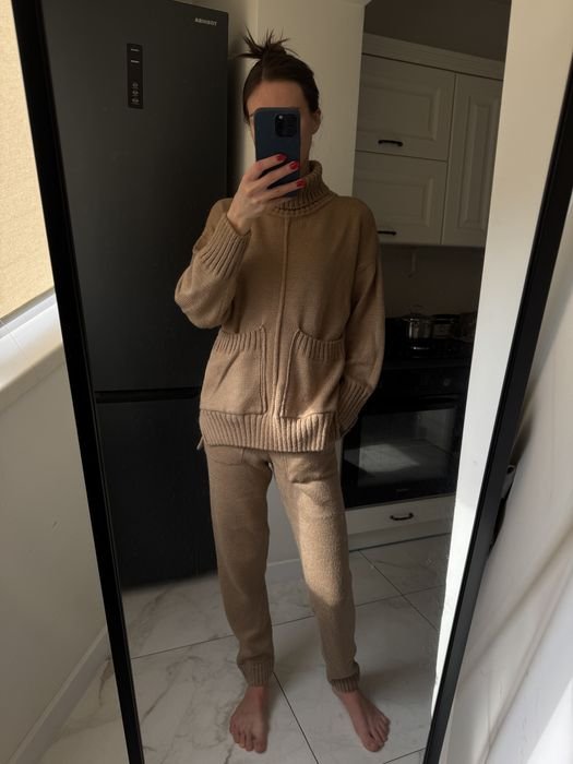 Women Knitted Suit Beige Wool 34