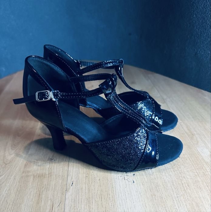 Femme Talons Noirs 37