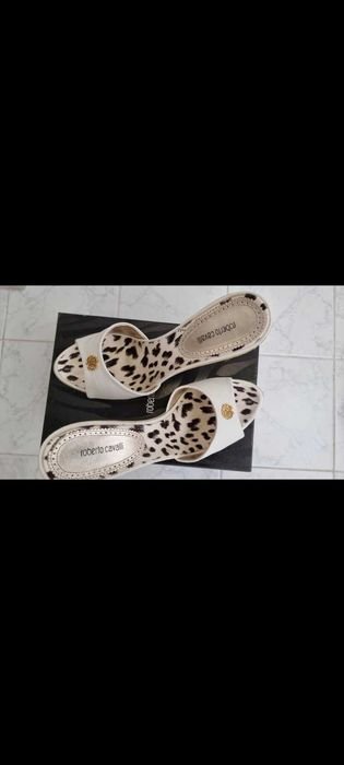 Женские Roberto Cavalli Босоножки Белые Кожа 40
