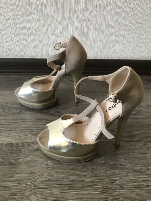 Donna Tacchi Oro 36