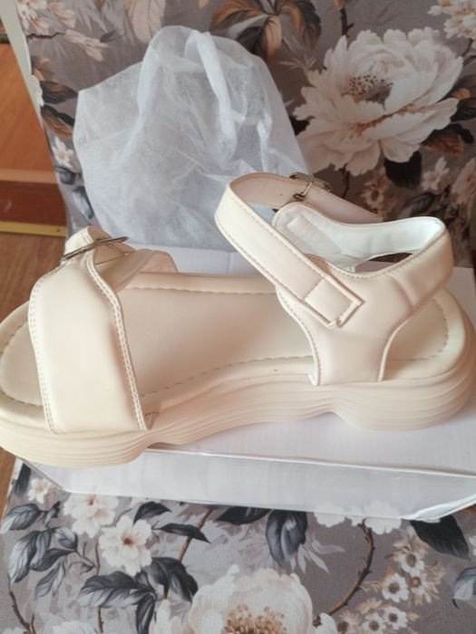 Femme Talons Blancs Cuir Synthétique 39