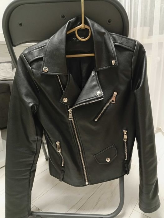 Женская Чёрная Кожаная Куртка 34