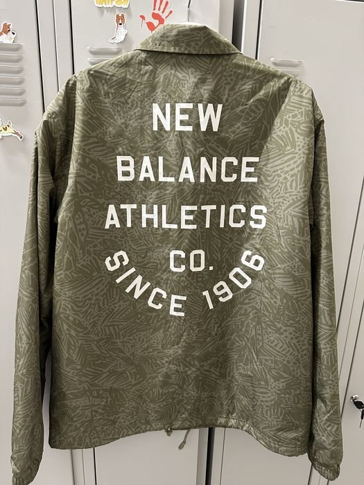 Uomo New Balance Giacca a Vento Verde 38