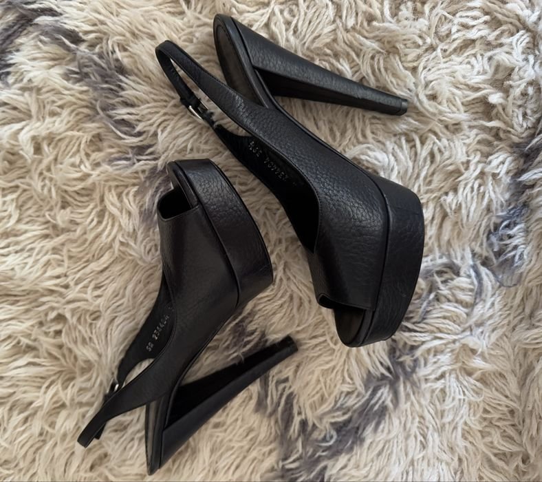 Donna Yves Saint Laurent Tacchi Pelle 39