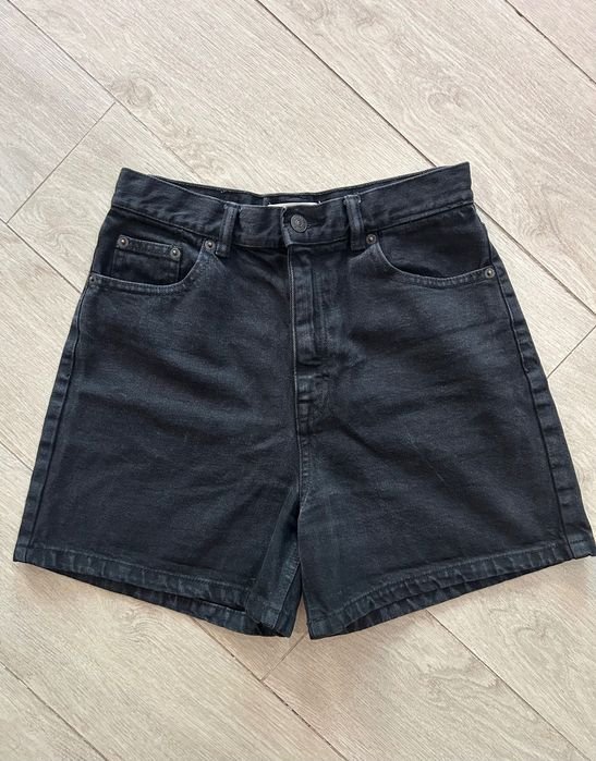 Women Pull & Bear Shorts Black 36