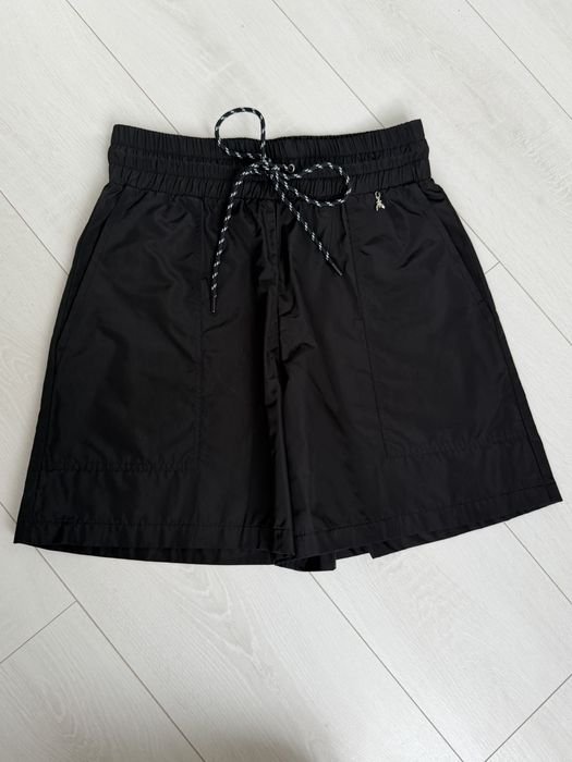 Женские Patrizia Pepe Шорты Серые 40