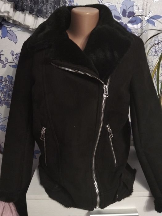 Damen Schwarze Lammfelljacke 34