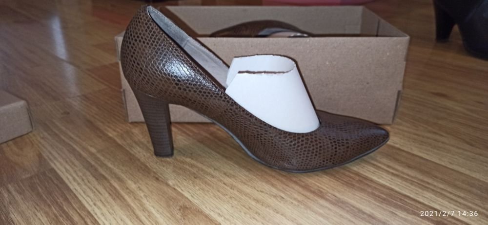 Women Heels Brown 38