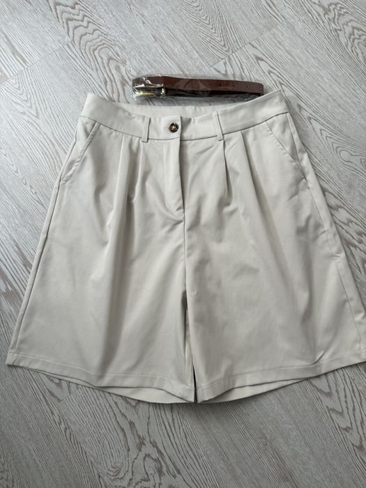 Damen Shorts Beige 40