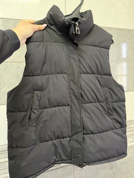 Women Vest Black 44