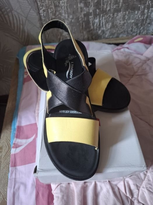 Donna Tacchi Giallo Pelle 43