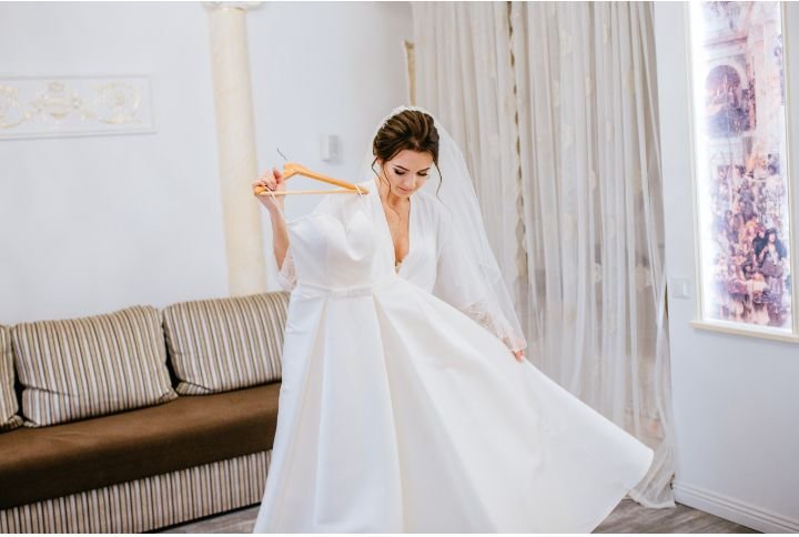 Women Wedding Dress Ivory Satin 42-44