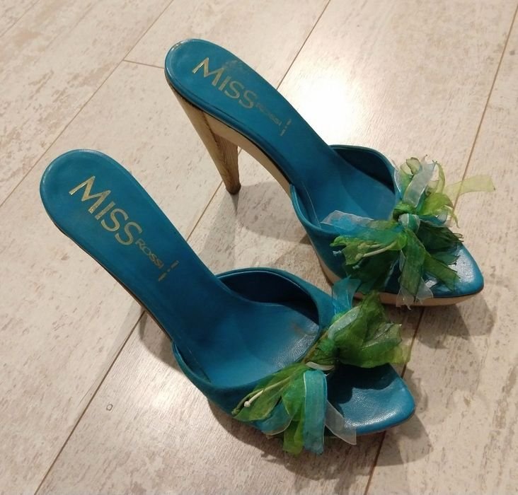 Женские Sergio Rossi Босоножки Кожаные 39.5