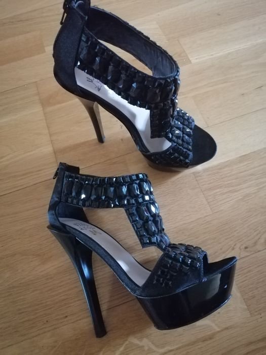 Женские Kurt Geiger Босоножки 37