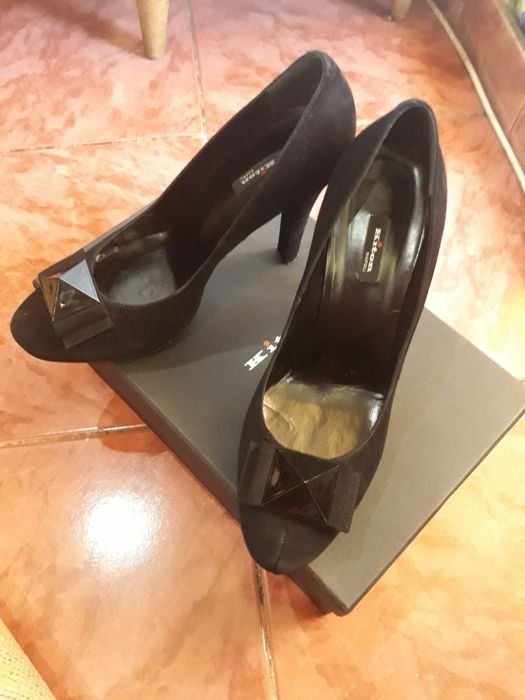 Women Kiton Heels Black Suede 39
