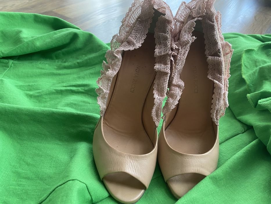 Женские Nina Ricci Туфли Бежевый 35