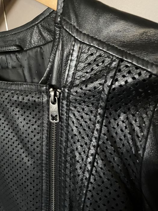 Женская Max Mara Weekend Куртка Чёрная Кожа 38