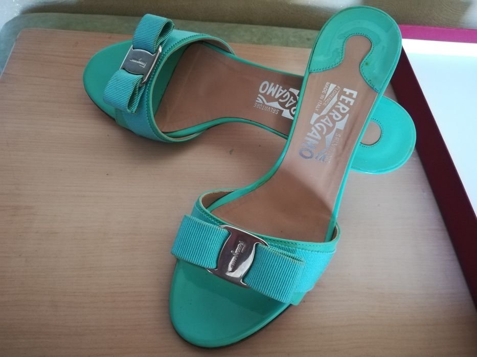 Женские Salvatore Ferragamo Босоножки Мятный 38