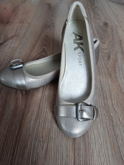 Femme Anne Klein Ballet Flats Beige