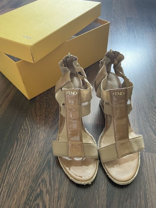 Женские Fendi Туфли Бежевый Натуральная кожа 36