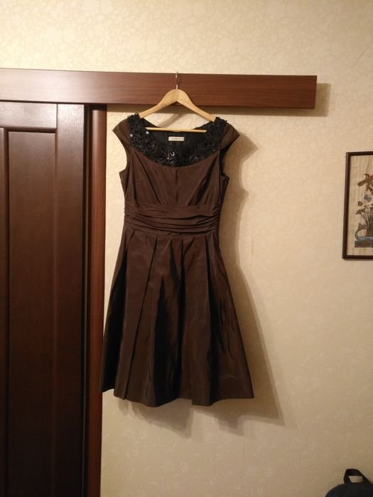 Женское Плаття Коричневый Шелк 38