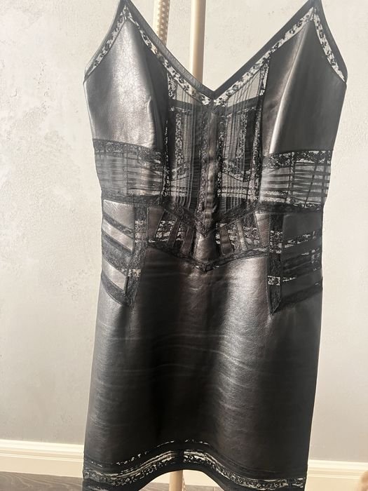 Женское Ermanno Scervino Платье Чёрное Кожа 40