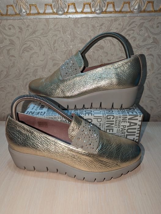 Женские Туфли Золотые Натуральная Шкіра 38