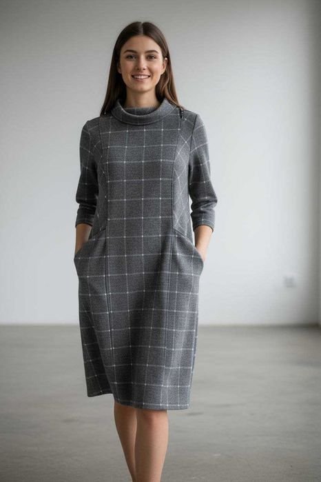 Женское Laura Ashley Платье Серое Трикотаж 42