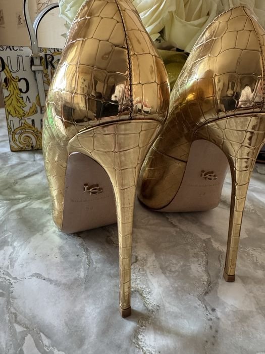 Women Le Silla Heels Gold 39
