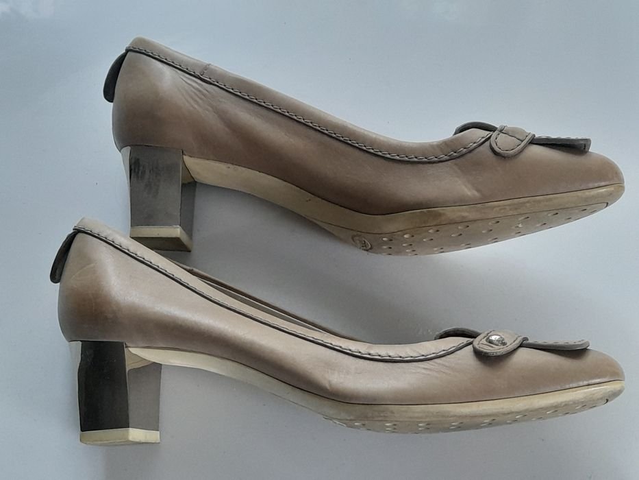 Женские Tod's Туфли Коричневый Натуральная кожа 37