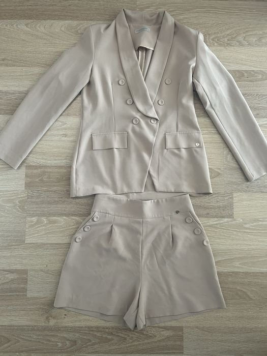 Damen Rinascimento Anzug Puder Shorts Jacke 40