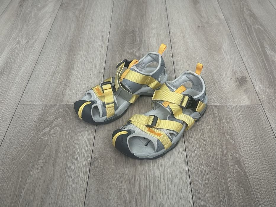 Женские Teva Сандали Серый 38