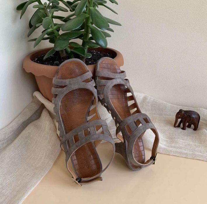 Женские CHIE MIHARA Каблуки Коричневый Кожа 36