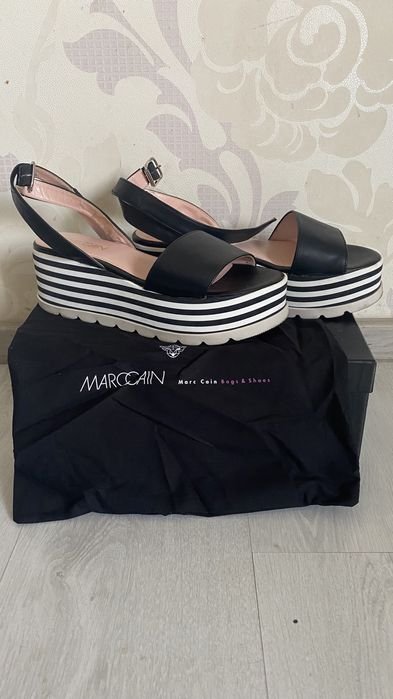 Женские Marc Cain Босоножки Чёрные 40