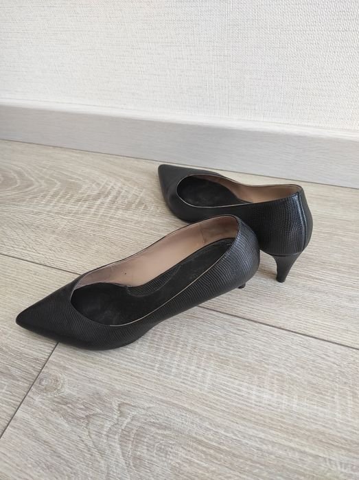 Женские Weekend Max Mara Туфли Чёрные Кожа 39