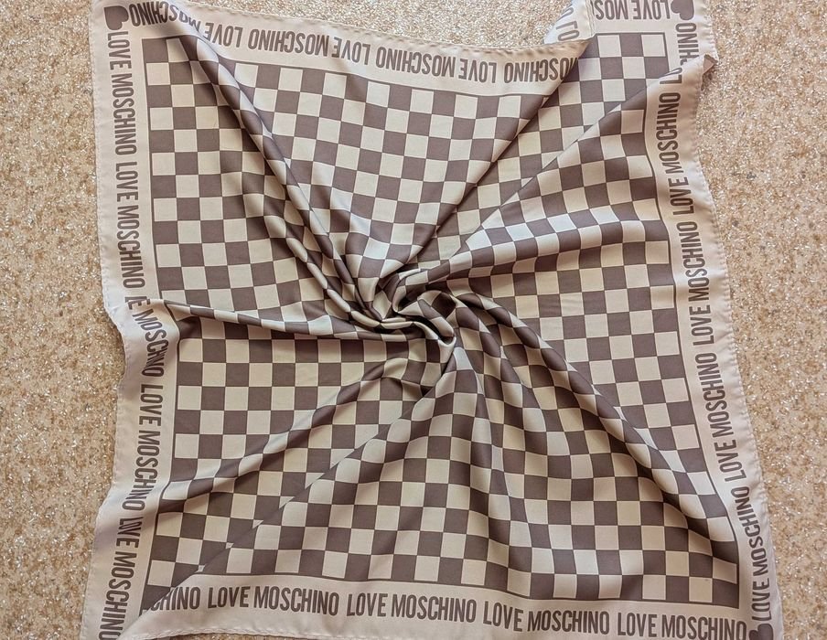 Унисекс Moschino Love Шарф Шелк 52х53.5
